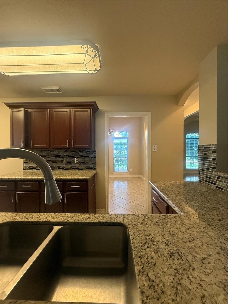 8210 Paddington Place Drive - Photo 5