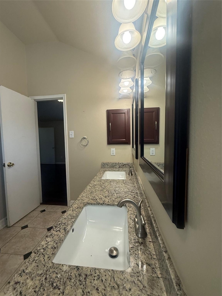 8210 Paddington Place Drive - Photo 12