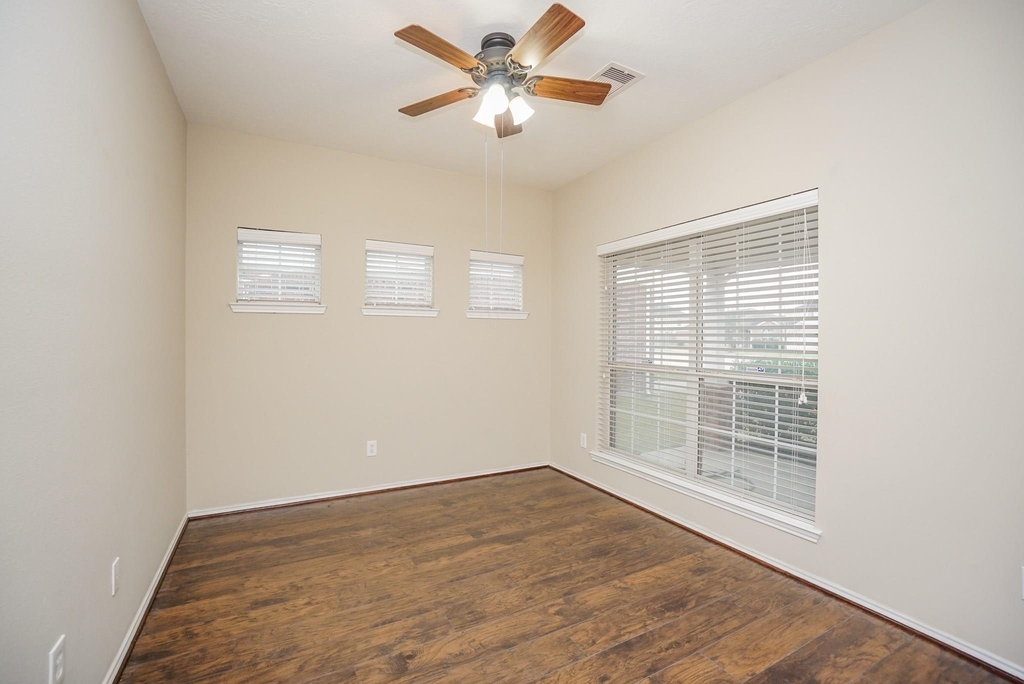 1323 Colonial Manor Drive - Photo 4