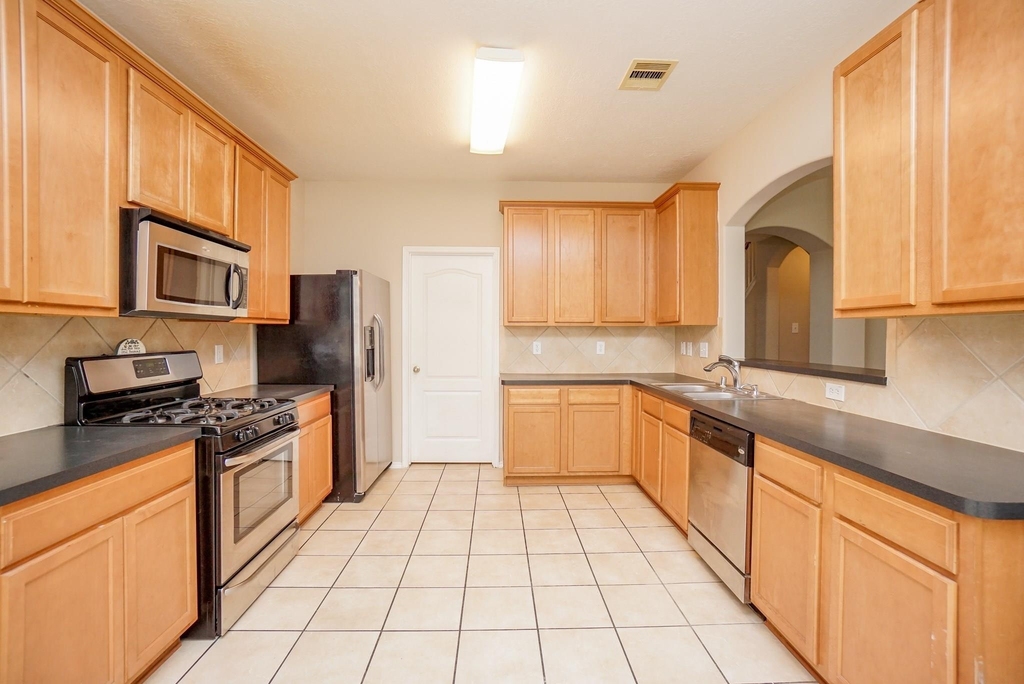 1323 Colonial Manor Drive - Photo 10