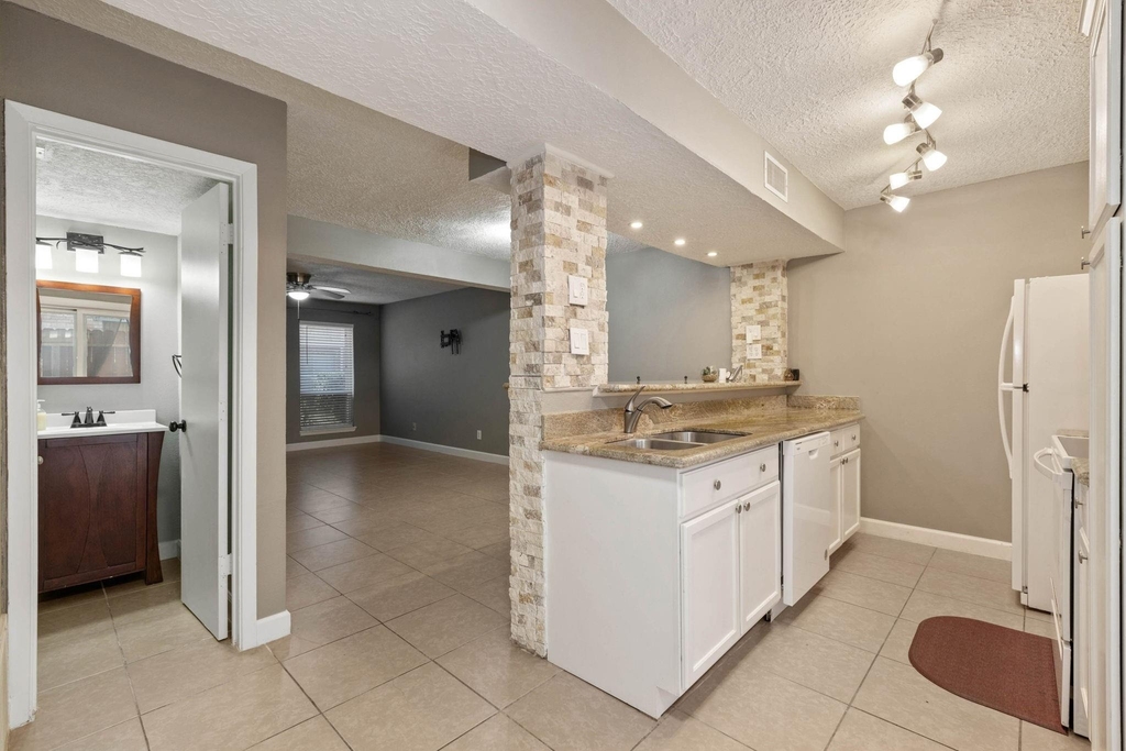 6111 Beverly Hill Street - Photo 2