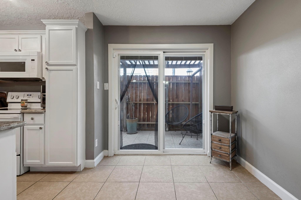 6111 Beverly Hill Street - Photo 10