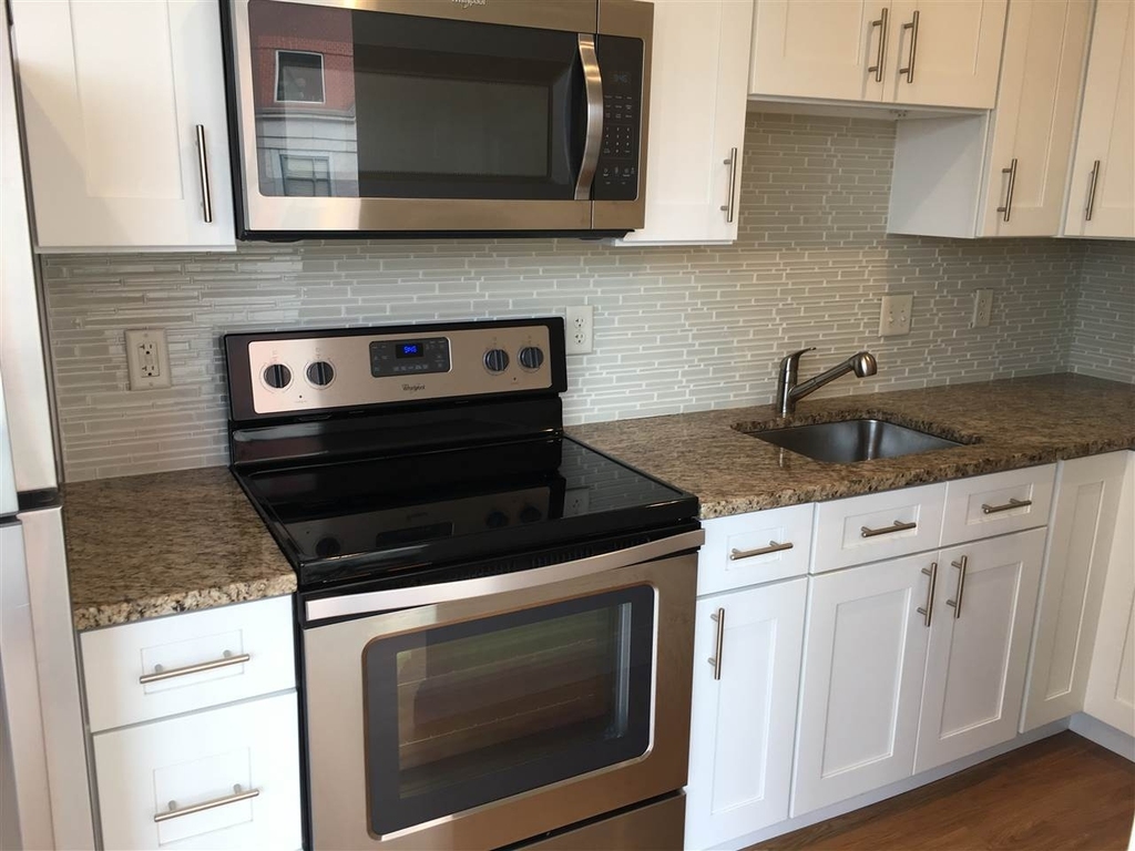 875 Elm - Photo 17