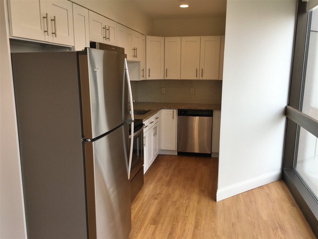 875 Elm - Photo 15