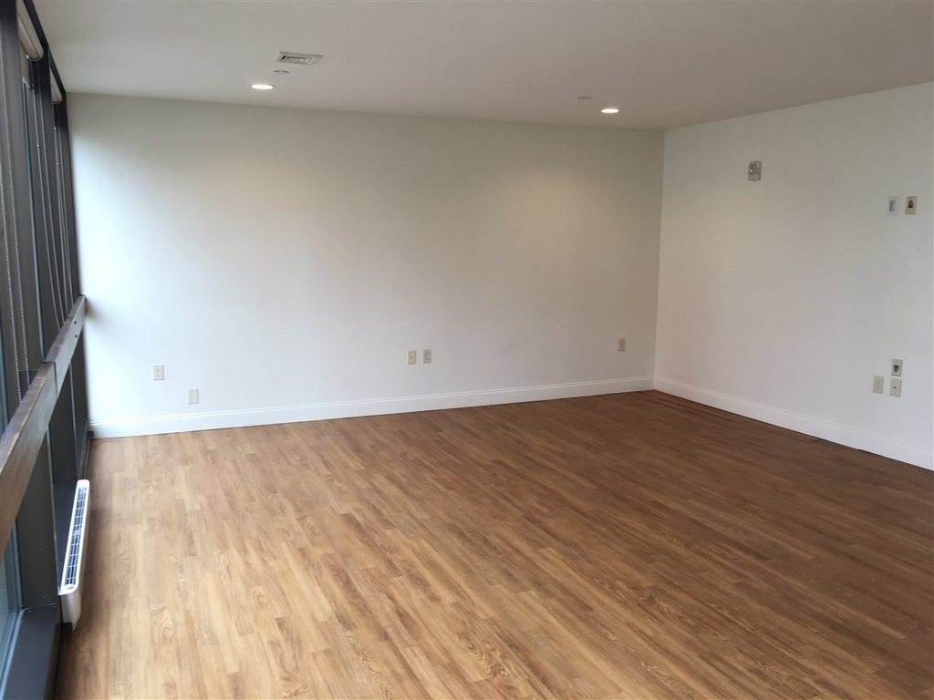 875 Elm - Photo 10