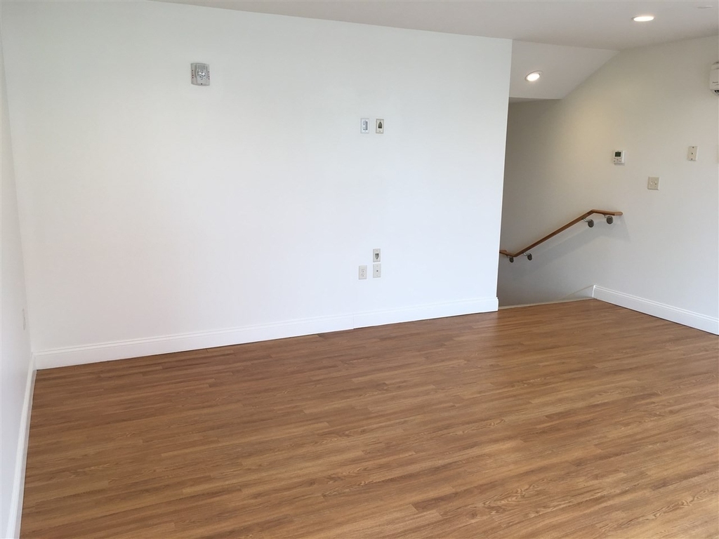 875 Elm - Photo 12