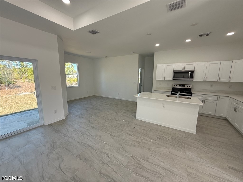 1115 Cove Street E - Photo 0