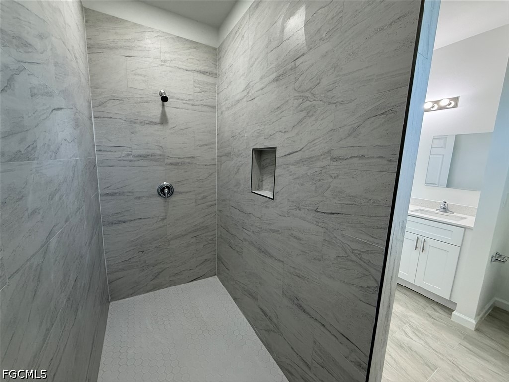 1115 Cove Street E - Photo 7