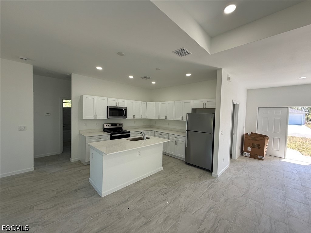 1115 Cove Street E - Photo 2