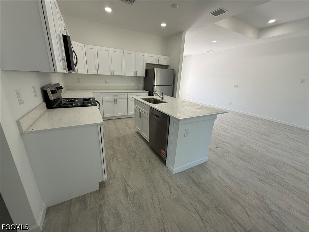1115 Cove Street E - Photo 1
