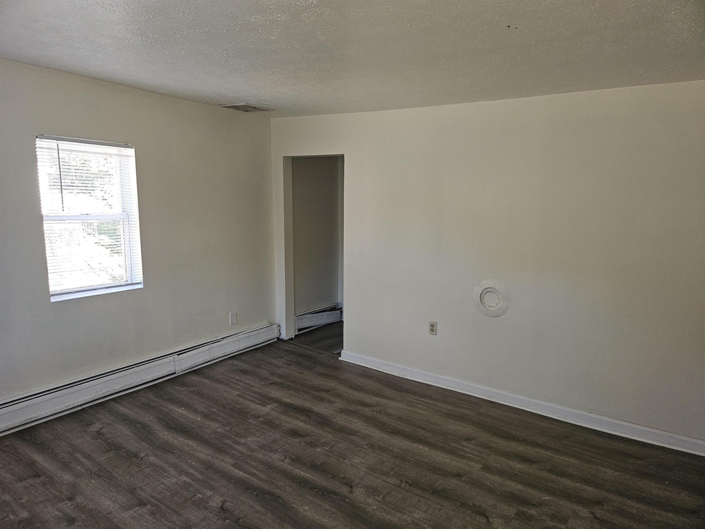 89 Sixth - Photo 4