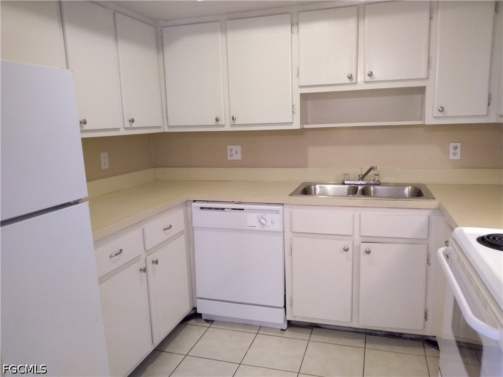 1830 Maravilla Avenue - Photo 13