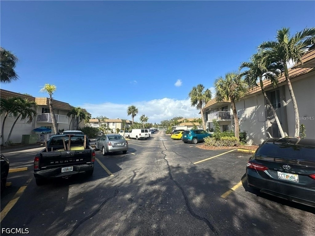 1830 Maravilla Avenue - Photo 3