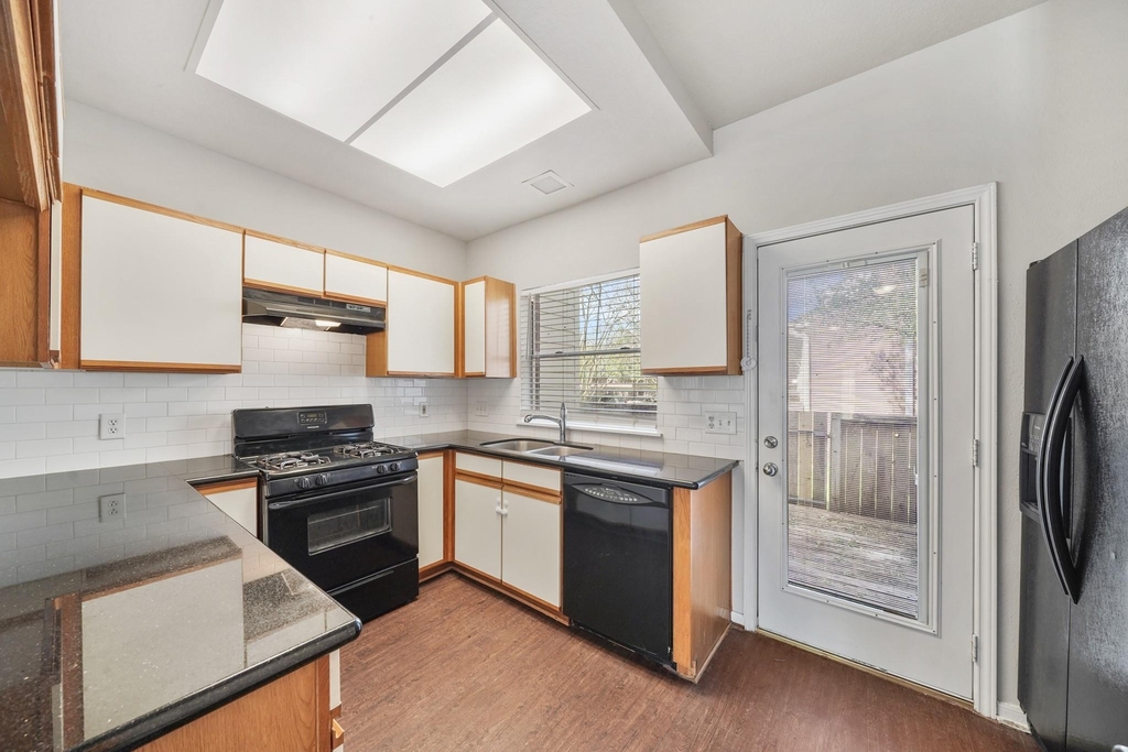 2930 Grants Lake Boulevard - Photo 2
