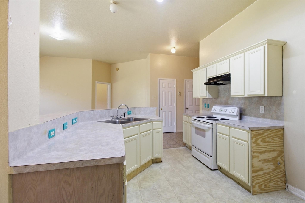 15738 Boonridge Road - Photo 14