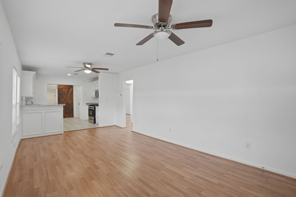 5315 Bell Street - Photo 3