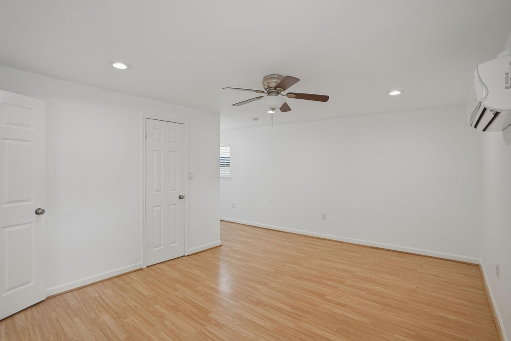 5315 Bell Street - Photo 11