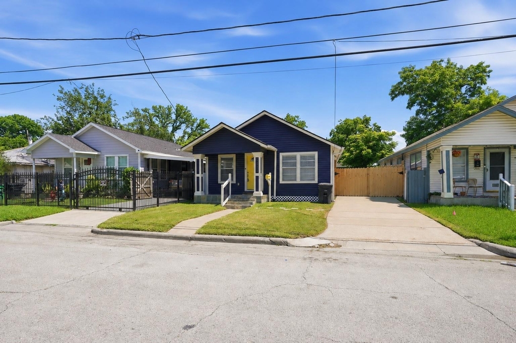 5315 Bell Street - Photo 1