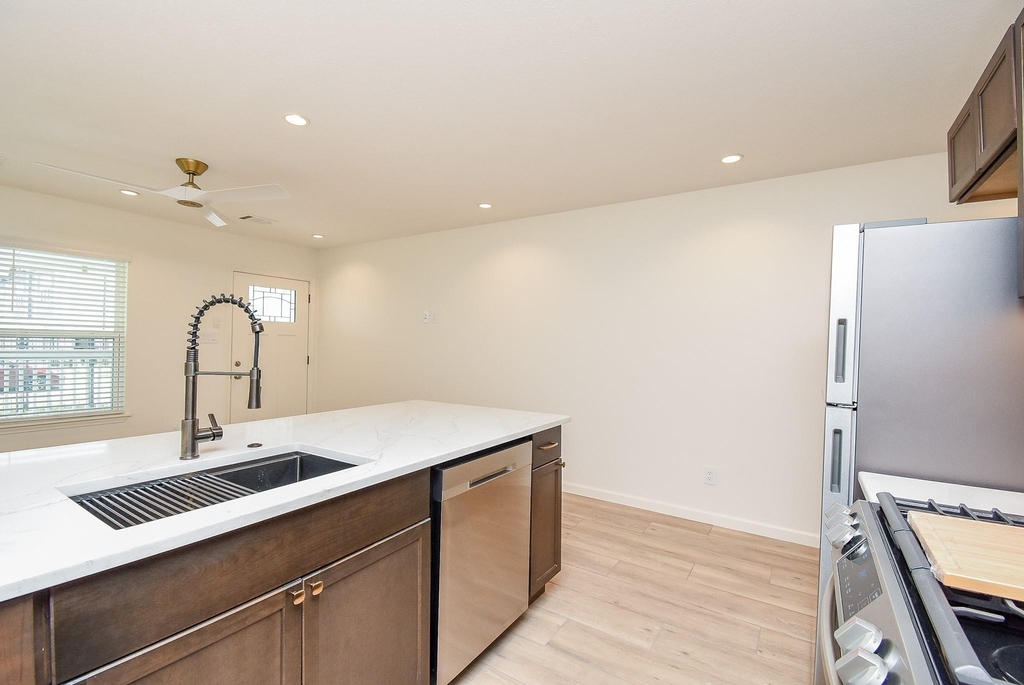 2509 Terry Street - Photo 5
