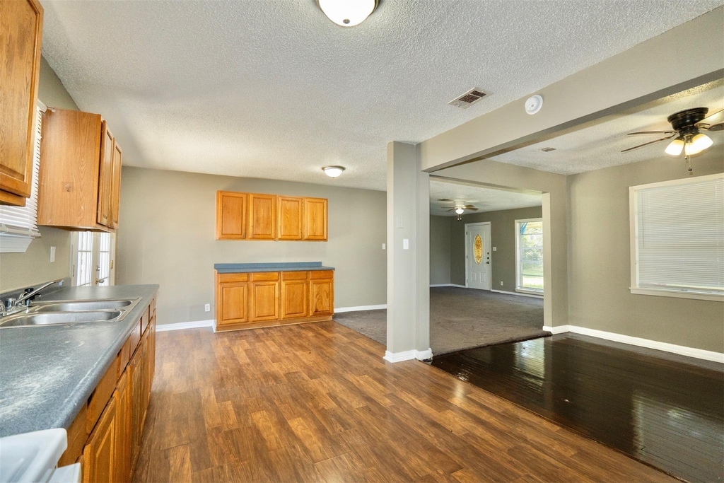 2109 Jeridona Street - Photo 9
