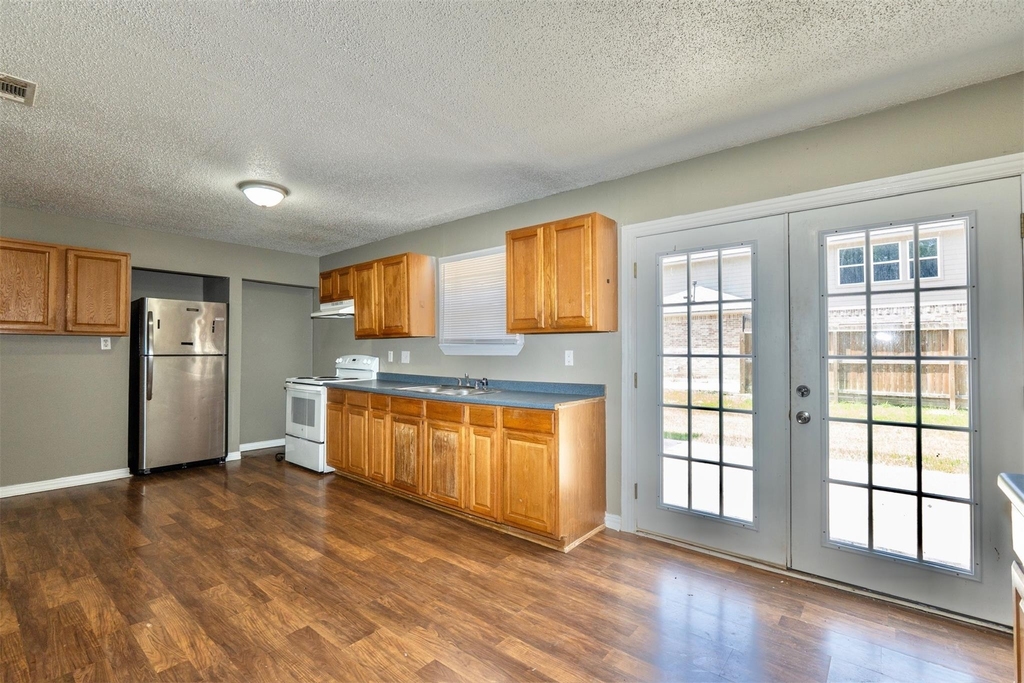 2109 Jeridona Street - Photo 6