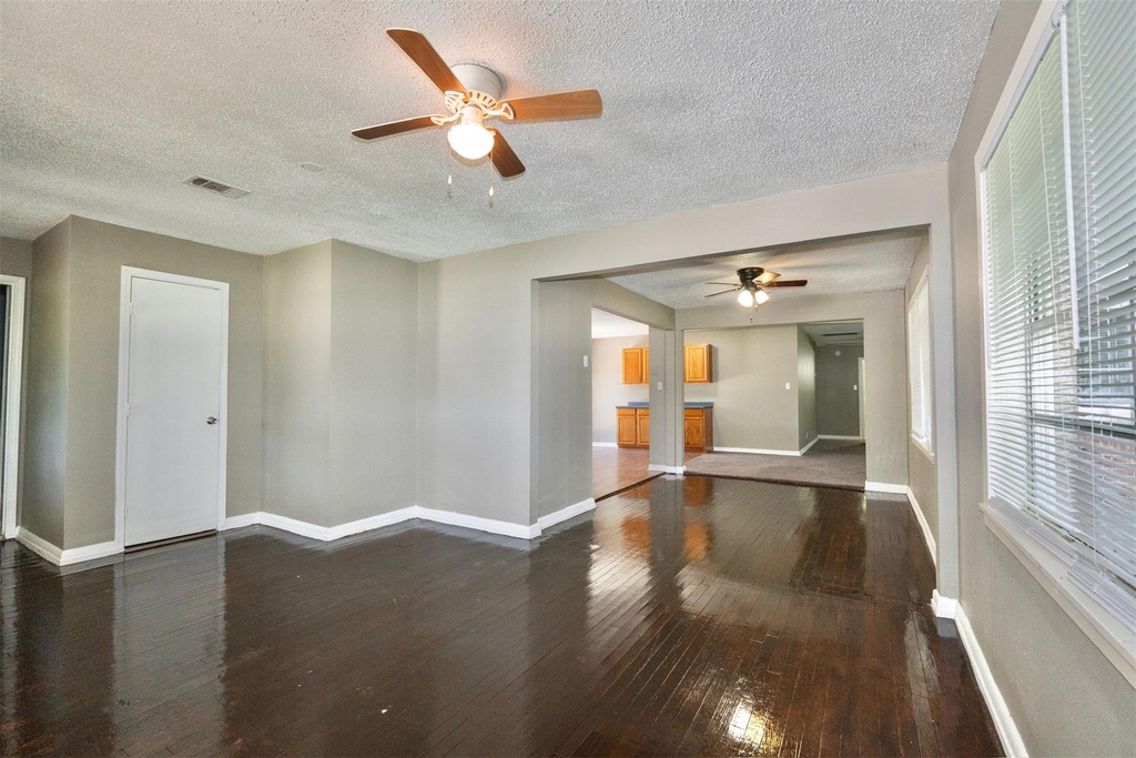 2109 Jeridona Street - Photo 3