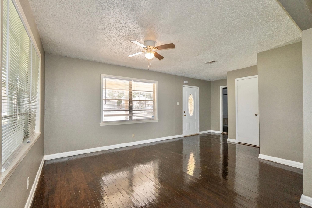 2109 Jeridona Street - Photo 5