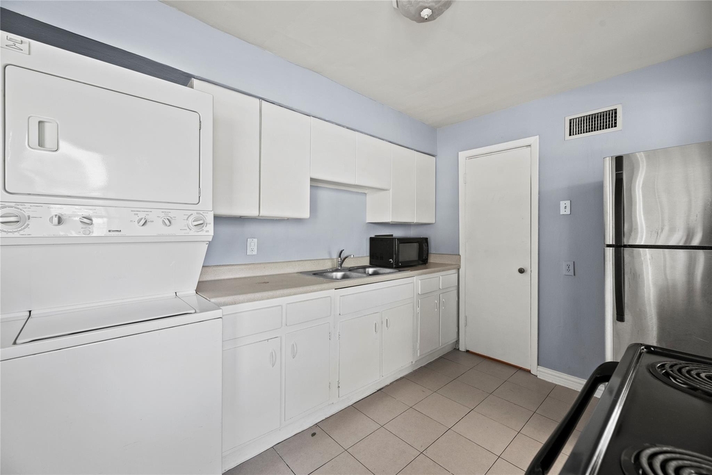 3930 Law Street - Photo 7