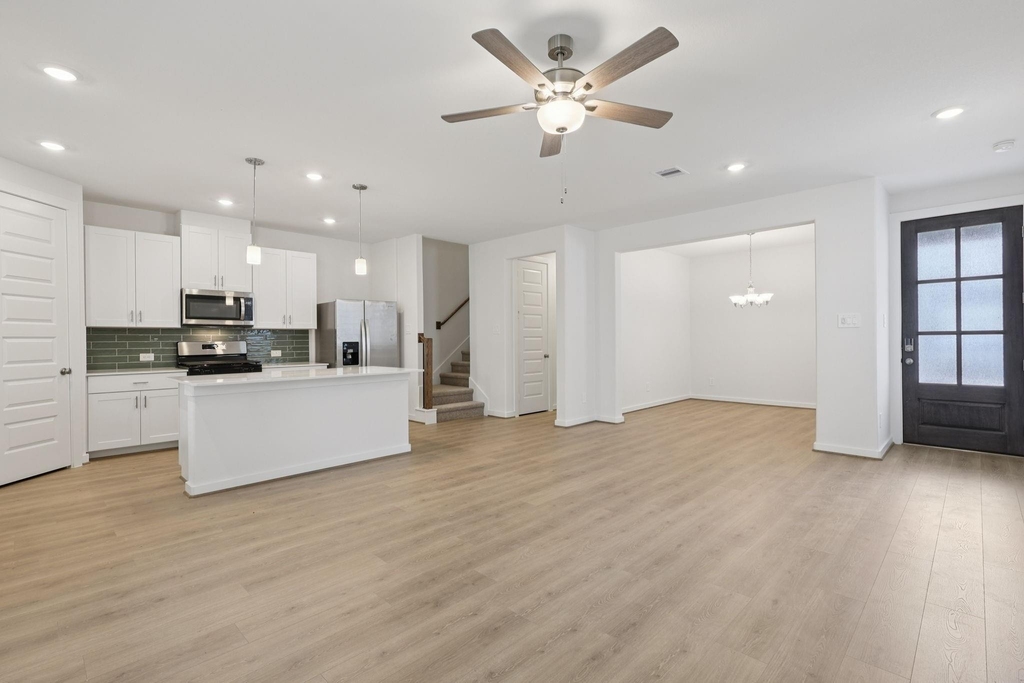404 Sunrise Ranch Drive - Photo 4