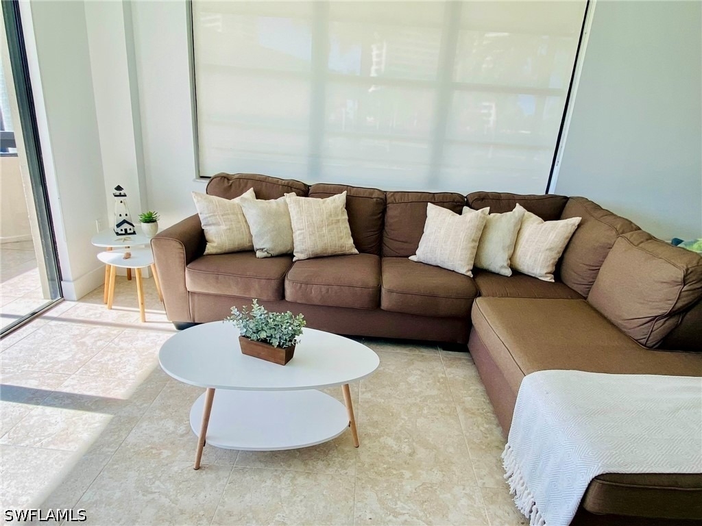601 Seaview Court - Photo 0