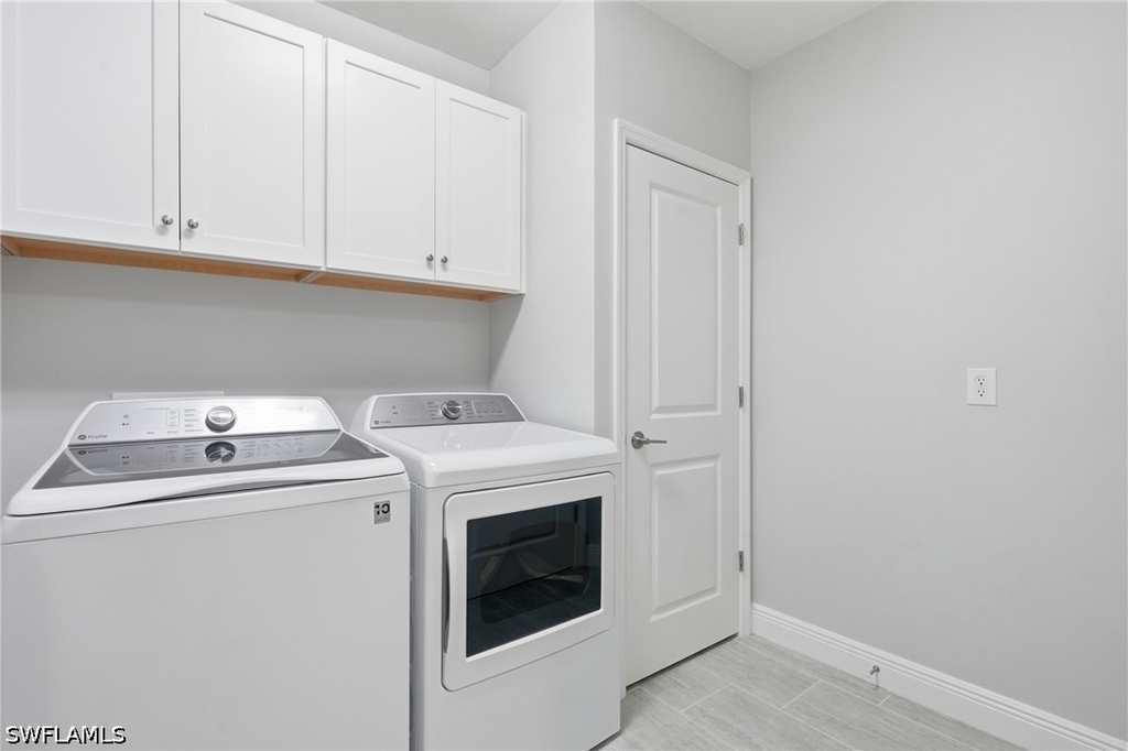2560 Seychelles Drive - Photo 16