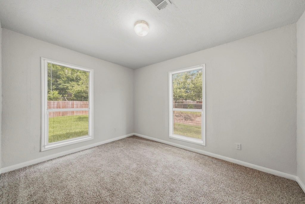 1413 George Street - Photo 7