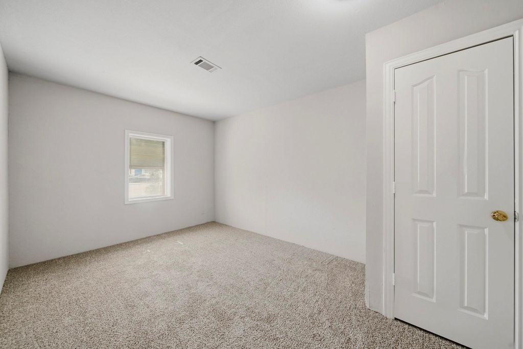 1413 George Street - Photo 5