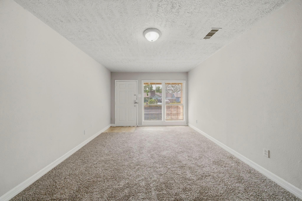 1413 George Street - Photo 3