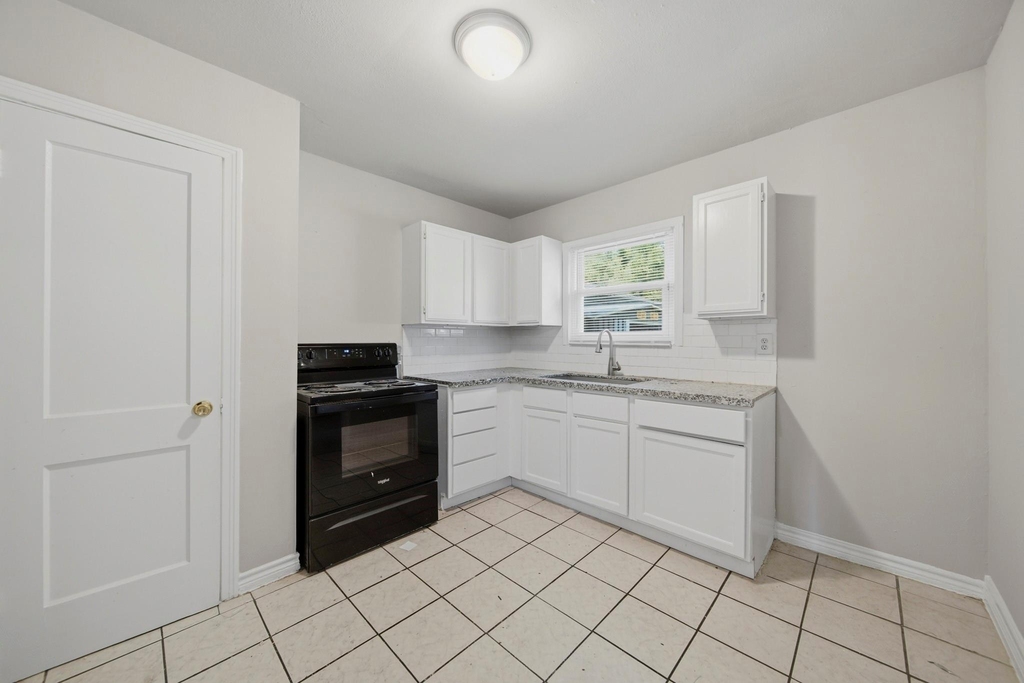 1413 George Street - Photo 4