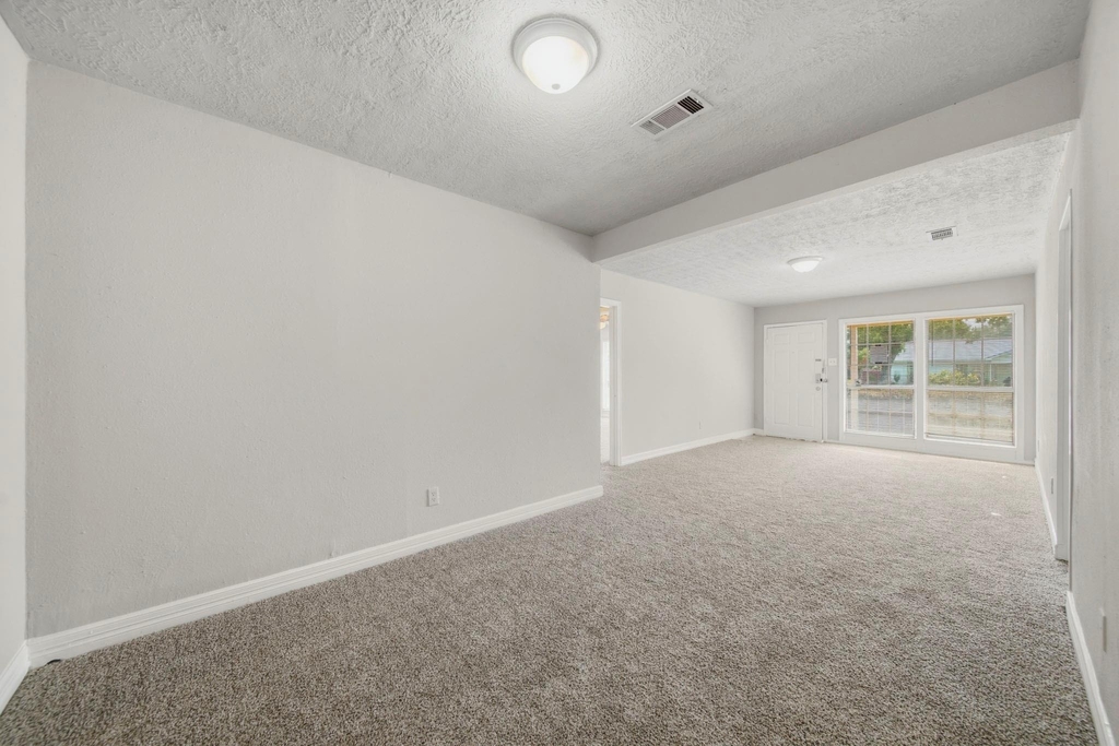 1413 George Street - Photo 2