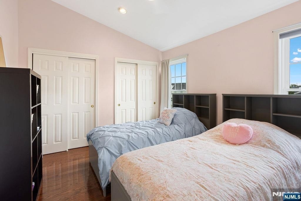 400 Manchester - Photo 16