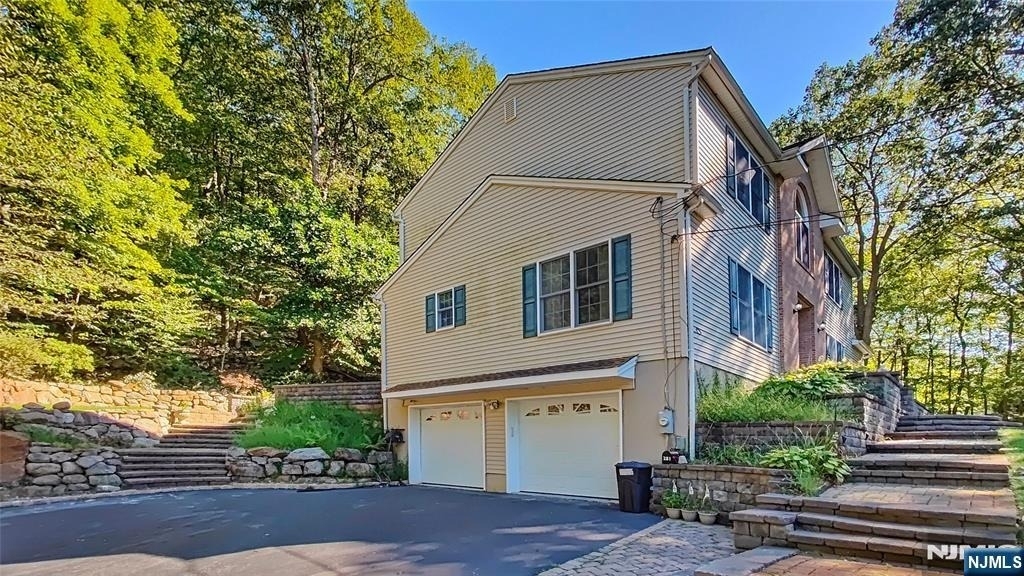 281 Kinnelon - Photo 2