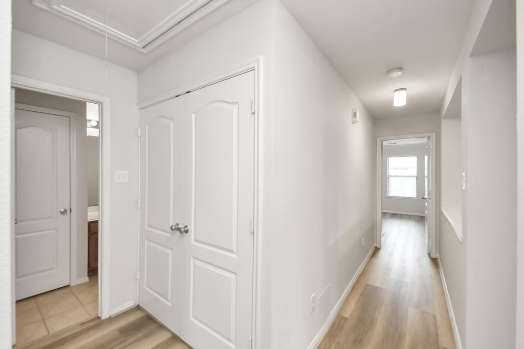 2930 Ribbon Creek Way - Photo 7