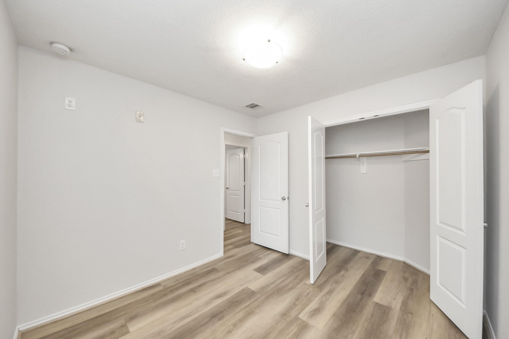 2930 Ribbon Creek Way - Photo 13