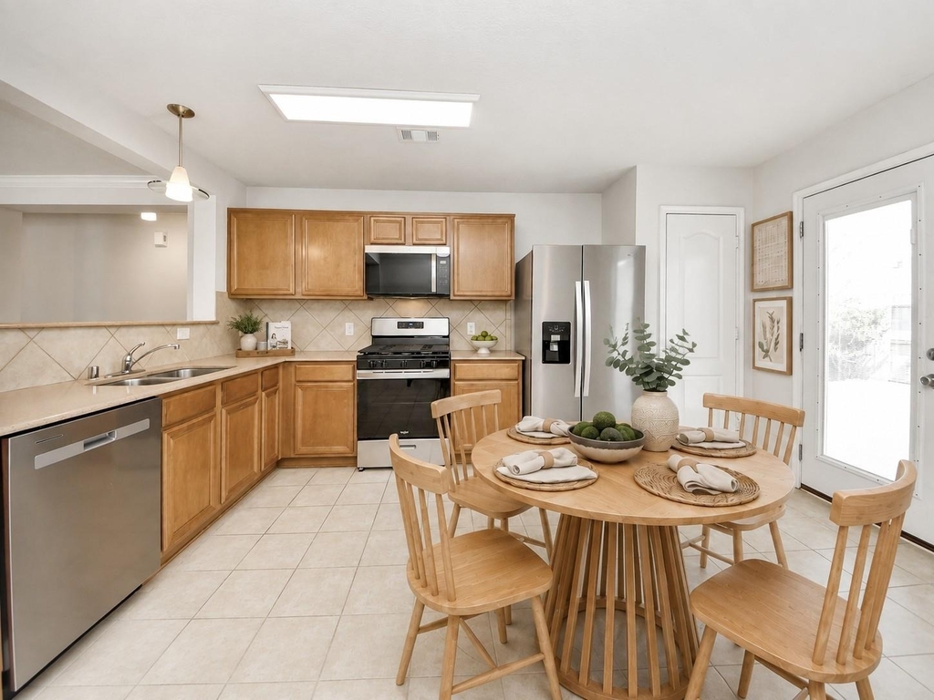 2930 Ribbon Creek Way - Photo 4