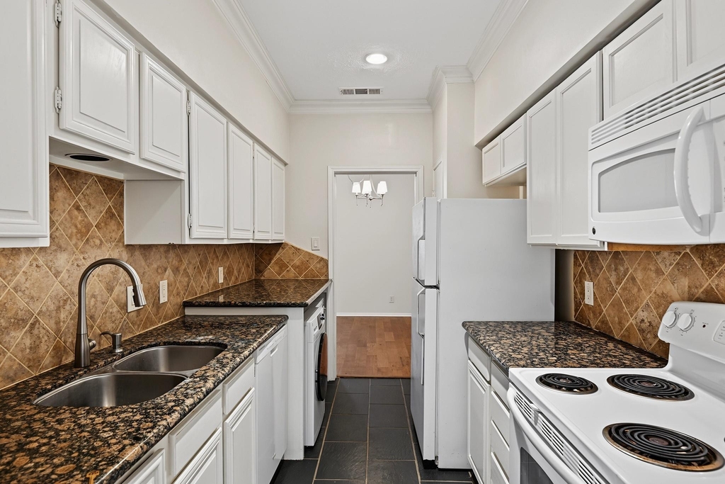 3721 Wakeforest - Photo 13