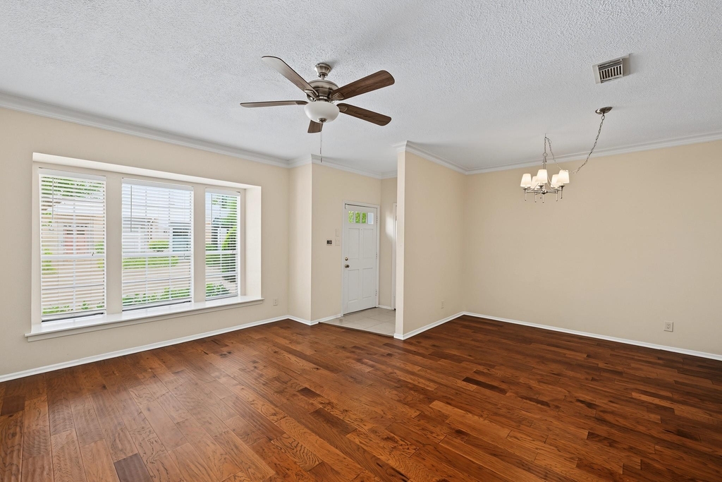 3721 Wakeforest - Photo 7