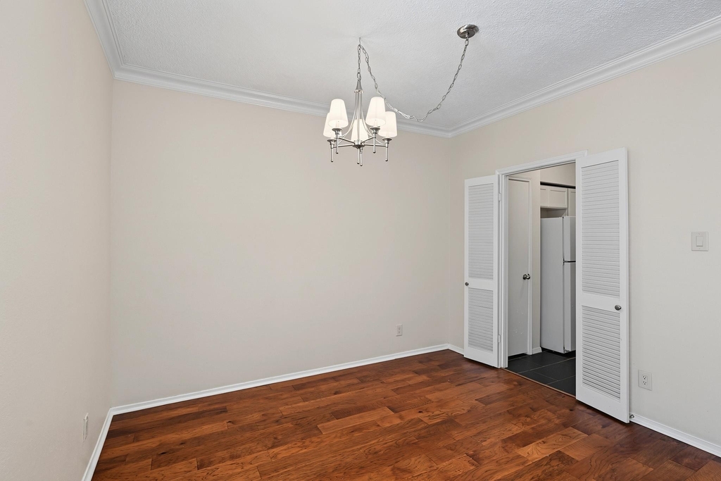 3721 Wakeforest - Photo 2