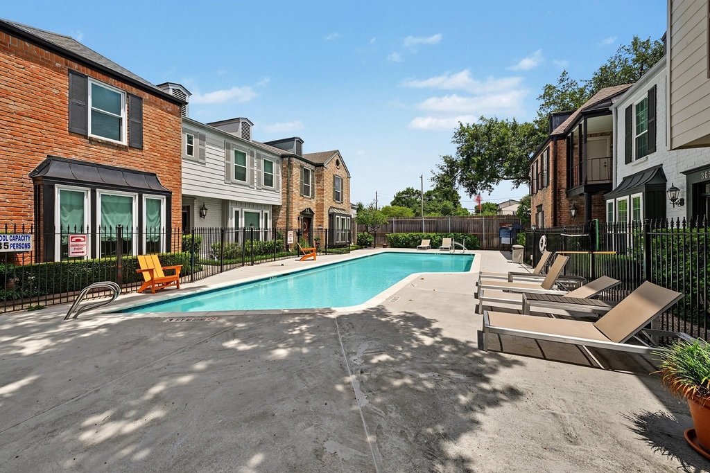 3721 Wakeforest - Photo 1