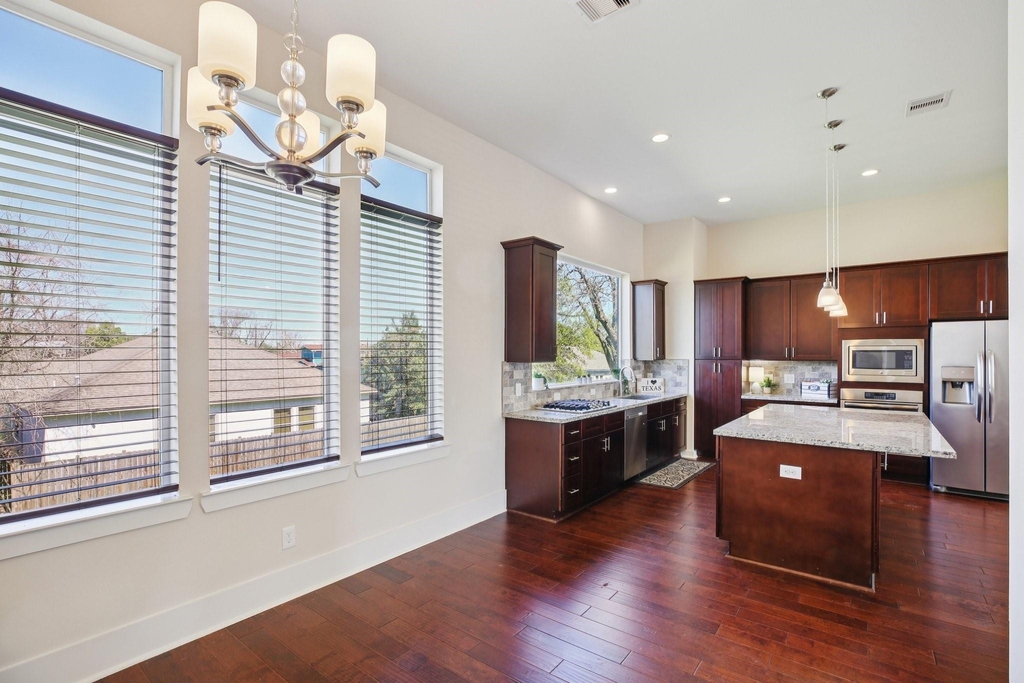 209 Burr Street - Photo 17