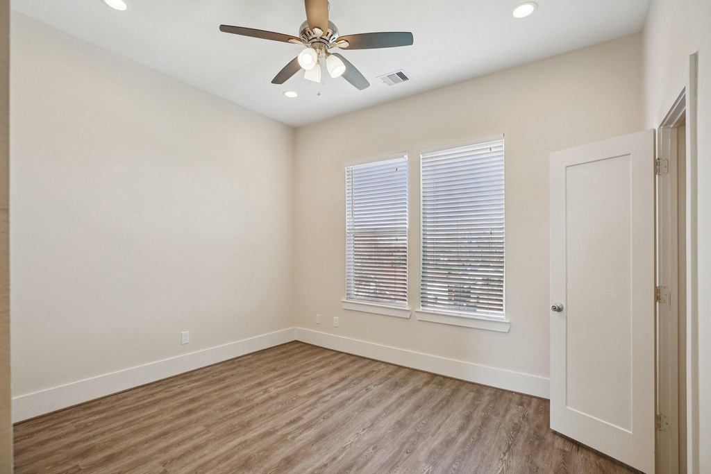 209 Burr Street - Photo 25