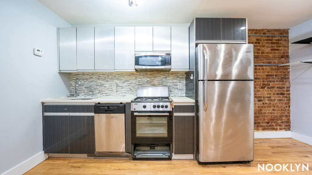 375 Vernon Ave - Photo 3