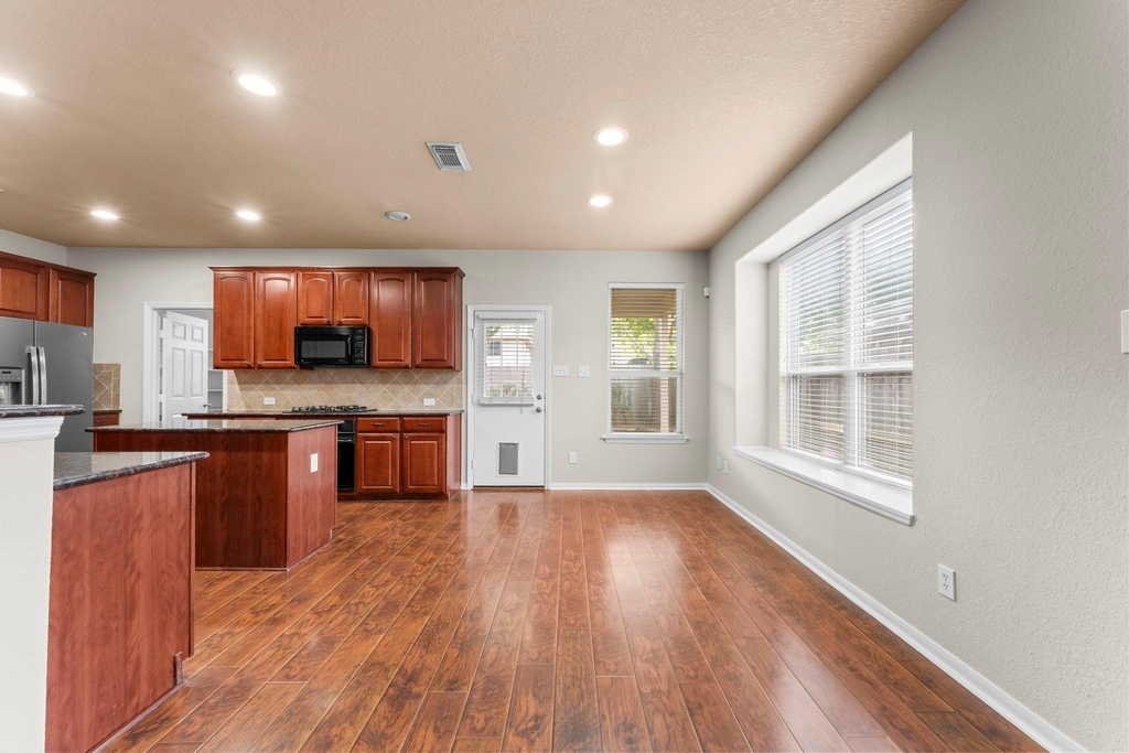 21127 Gladys Yoakum Drive - Photo 14