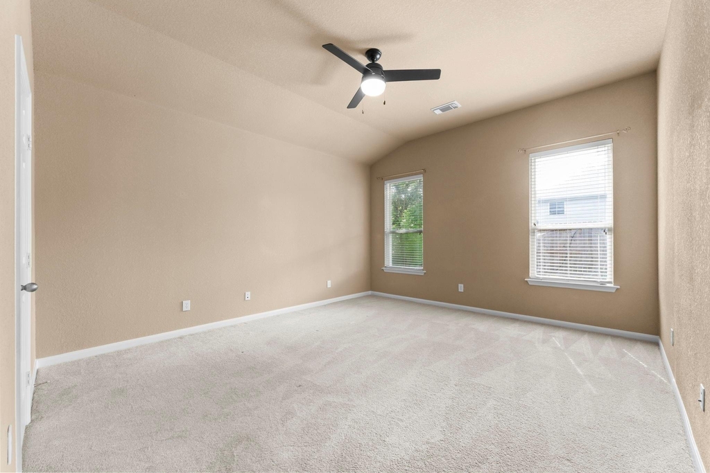 21127 Gladys Yoakum Drive - Photo 22